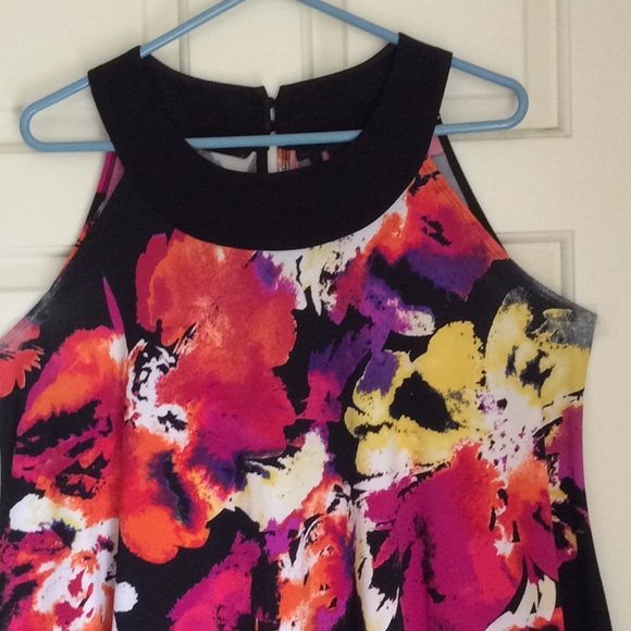 New Directions Floral Sleeveless Top, Size Large - Picture 2 of 5